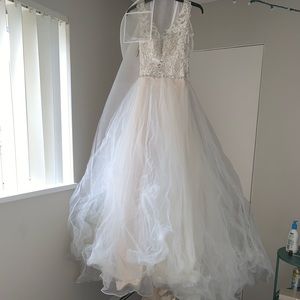 Wedding dress, veil and under skirt